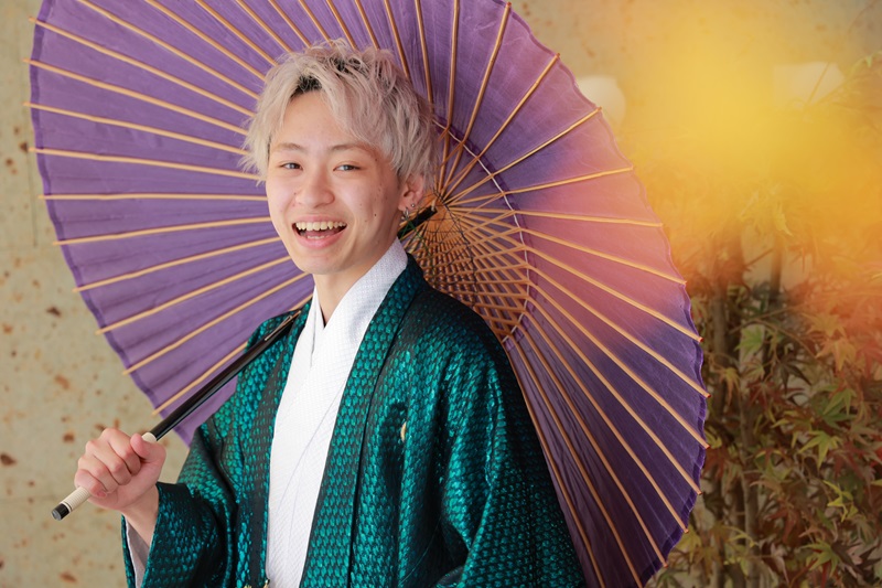 成人男子袴スタジオ撮影